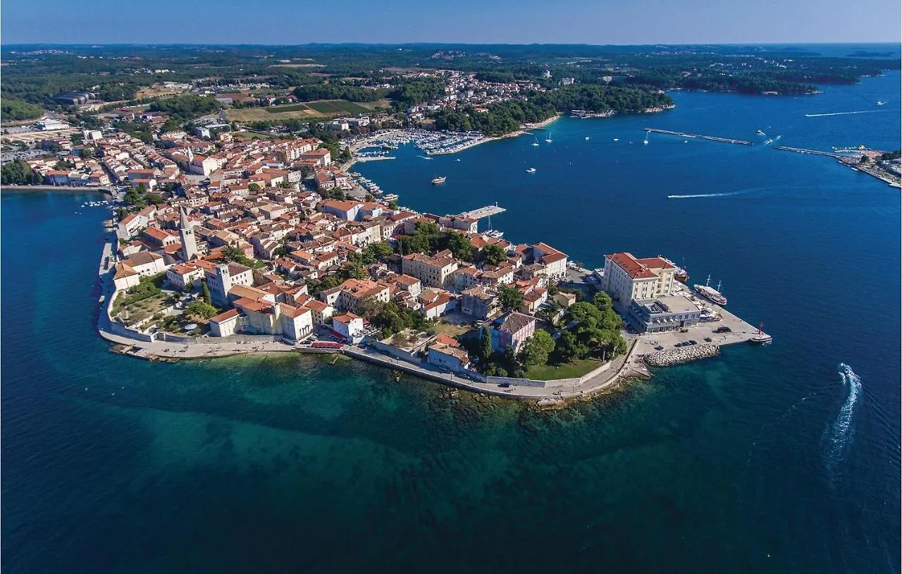 Beautiful Apartment In Porec With Kitchen
