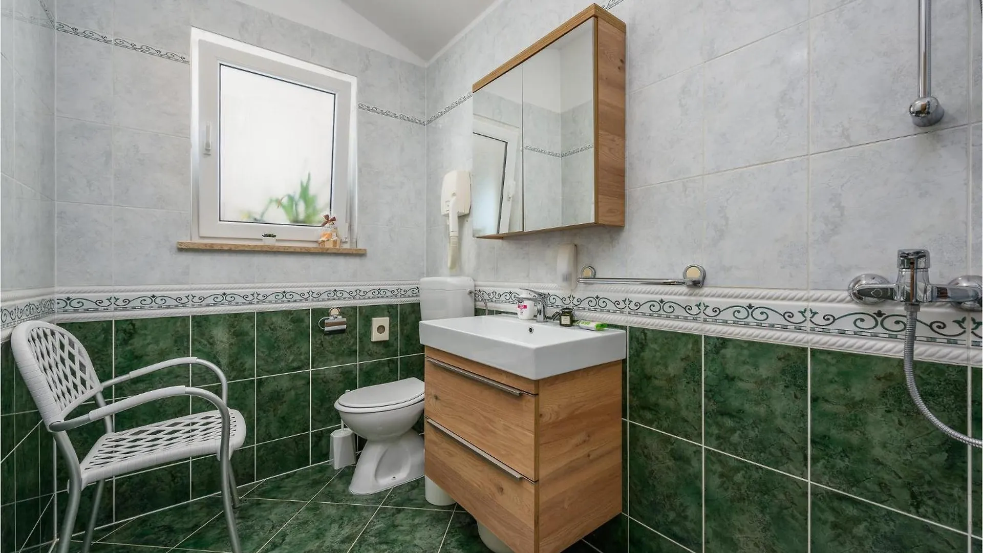 Beautiful Apartment In Porec With Kitchen
