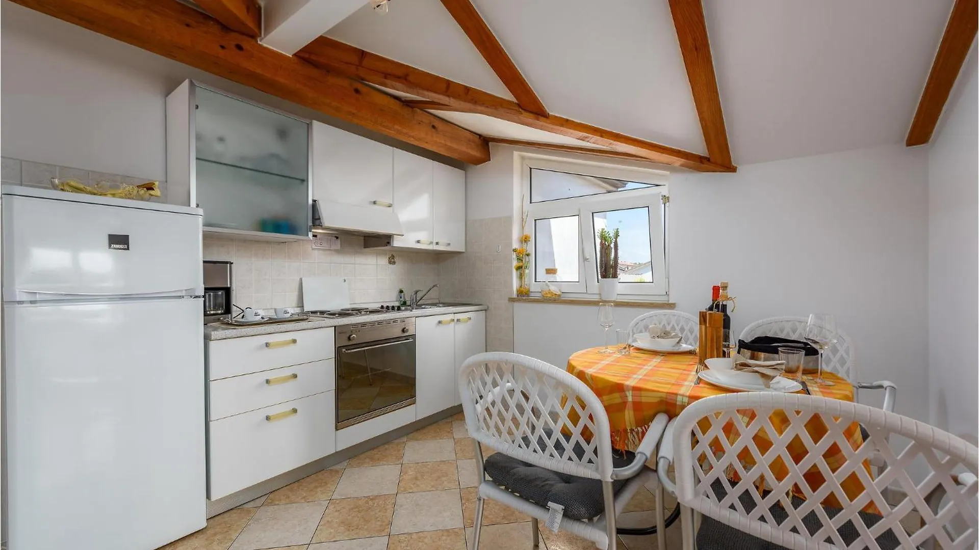 Beautiful Apartment In Porec With Kitchen