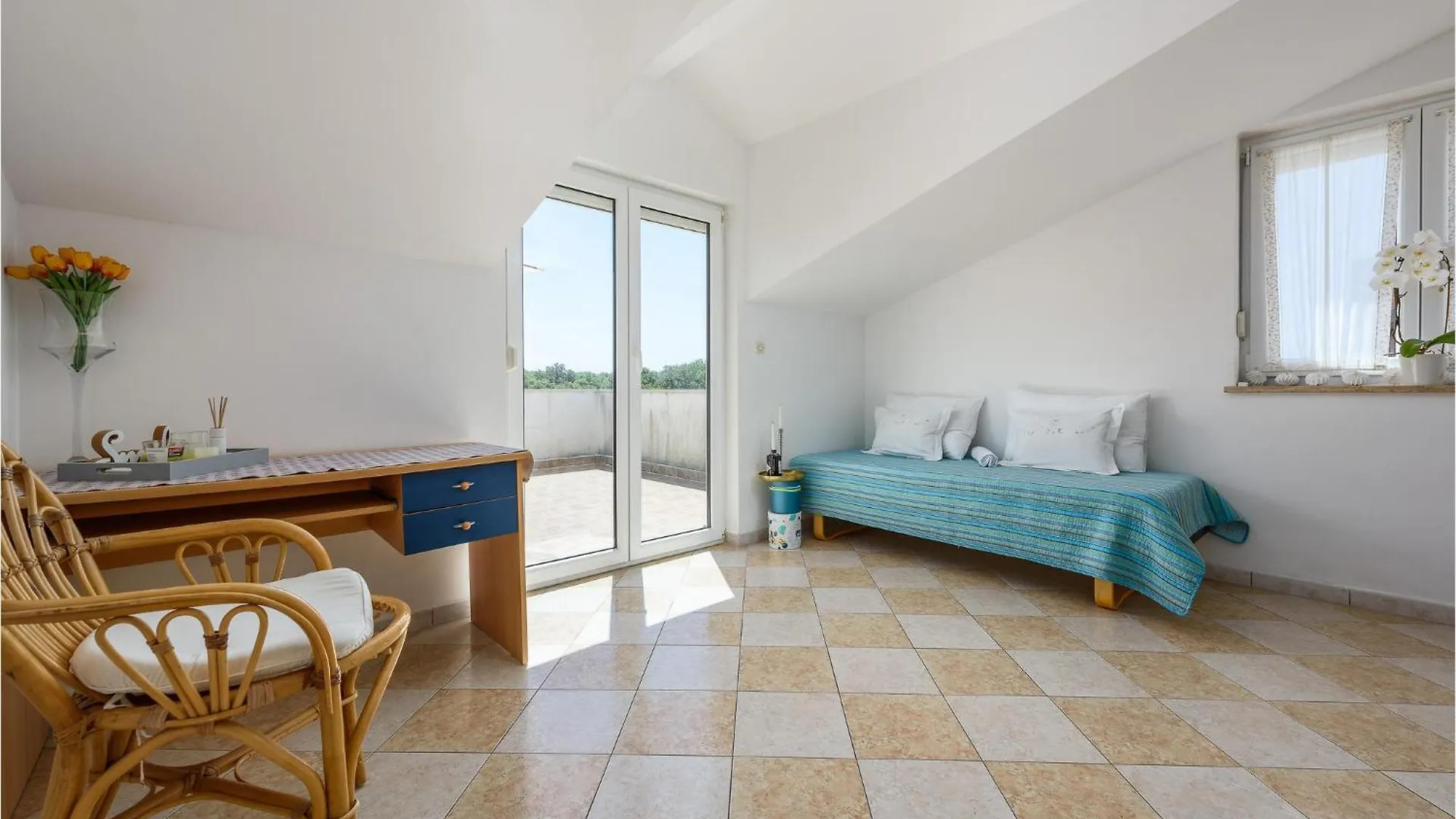 Beautiful Apartment In Porec With Kitchen 0*,